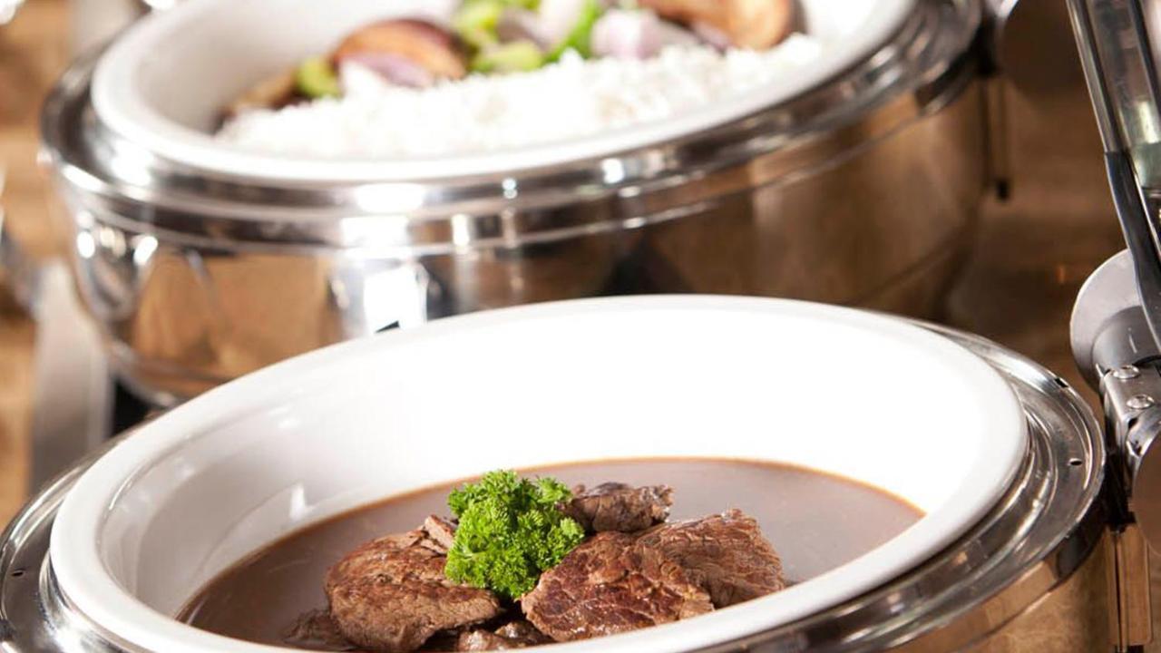 Holiday Inn Cochin By Ihg Kochi Exterior photo A chafing dish