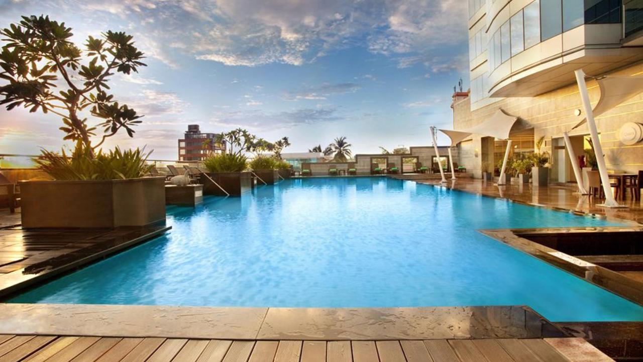 Holiday Inn Cochin By Ihg Kochi Exterior photo The Park, Hyderabad