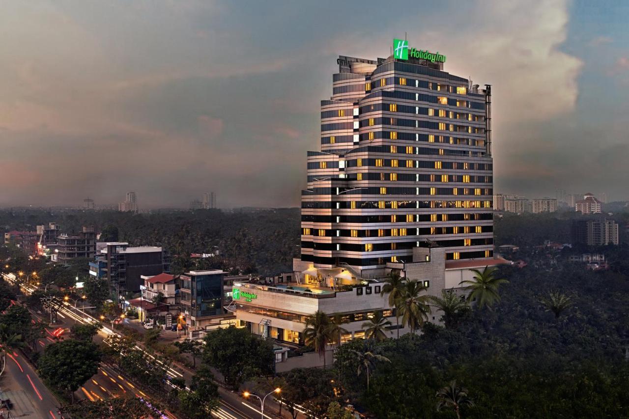 Holiday Inn Cochin, An Ihg Hotel Kochi Exterior photo Holiday Inn Colombo