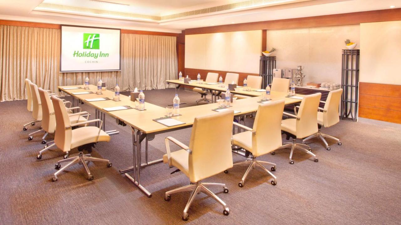 Holiday Inn Cochin, An Ihg Hotel Kochi Exterior photo A meeting room at a Holiday Inn hotel